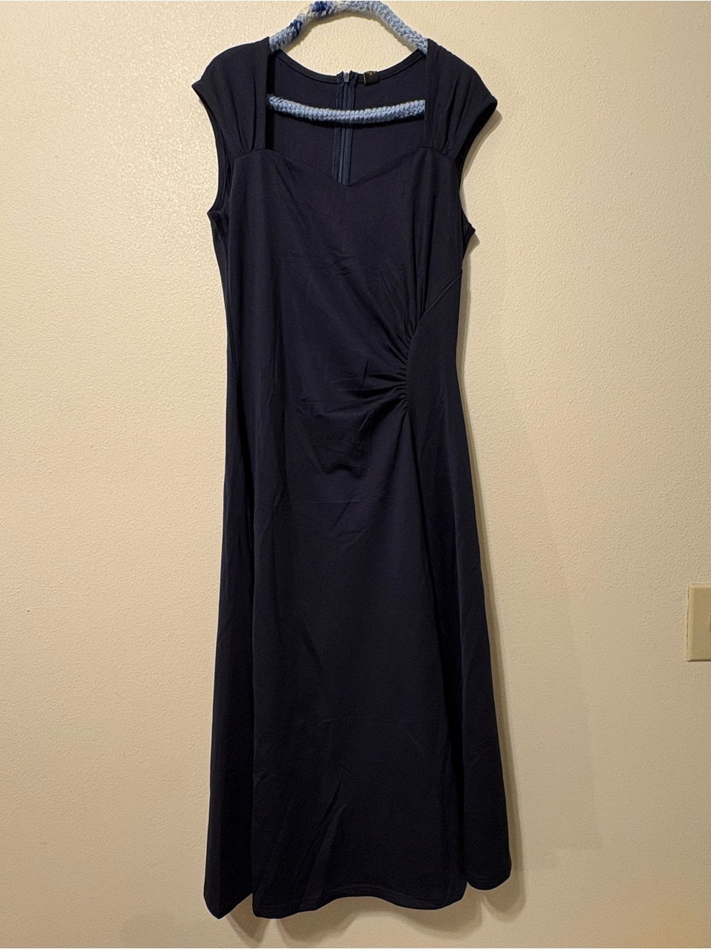 Sleek Navy Cap-Sleeve Ruched Midi Dress